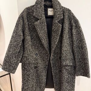 Abercrombie & Fitch Black and White Herringbone Coat